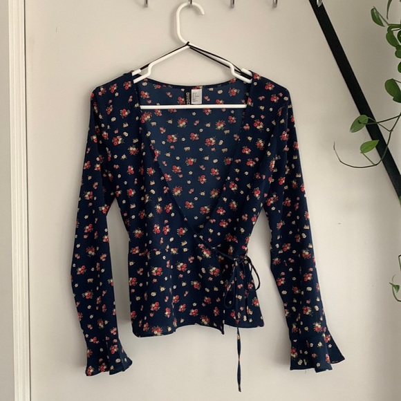 Floral print Wrap top - Picture 1 of 3